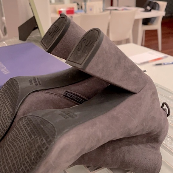 Stuart Weizmann Suede ankle boots - Slate Size 8 - Picture 8 of 9